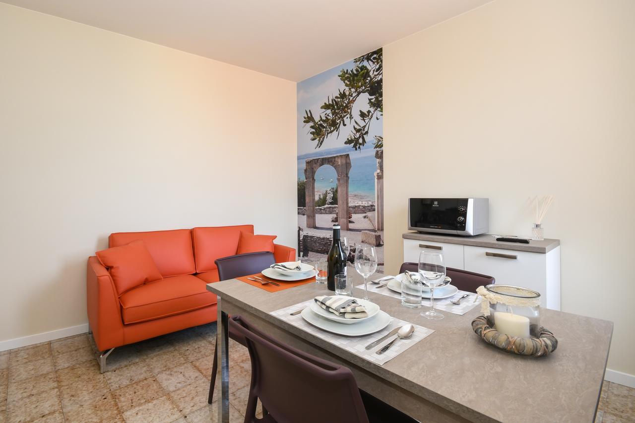 Casa Tunina Apartment เดเซนซาโนเดลการ์ดา ภายนอก รูปภาพ
