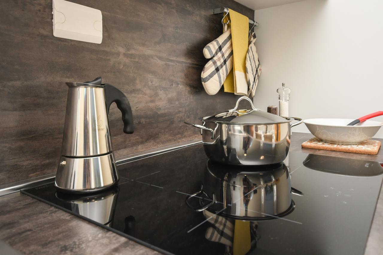 Casa Tunina Apartment เดเซนซาโนเดลการ์ดา ภายนอก รูปภาพ